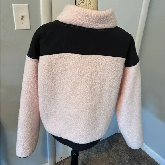 WOMANS UNDER ARMOUR TEDDY JACKET-XLARGE - Picture 2 of 6